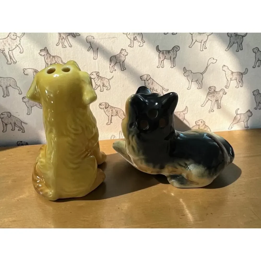 German Shepherd and Golden Retriever Cracker Barrel Salt and Pepper Shakers NWT
